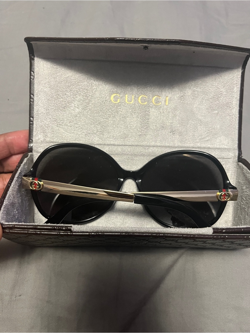 Gucci Black Women's Oversized Sunglasses - Picture 2 of 7